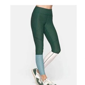 Outdoor Voices 7/8 length Womens dipped warmup leggings in Hunter Green